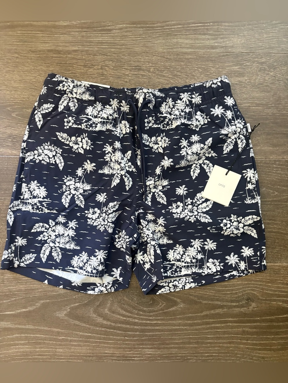 Onia Comfort Lined Short - Size Large NEW!